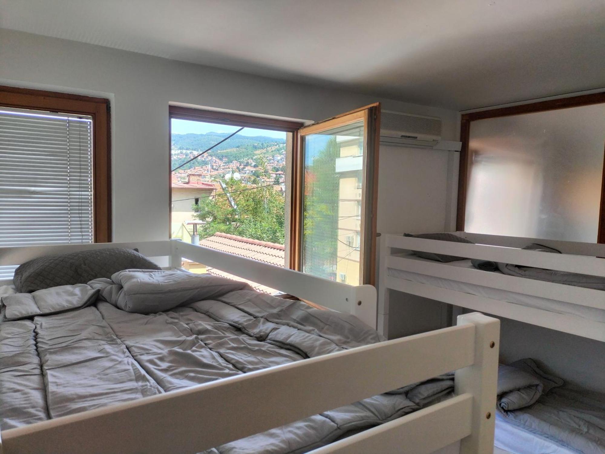 Exotic Nature Hostel Сараево Екстериор снимка