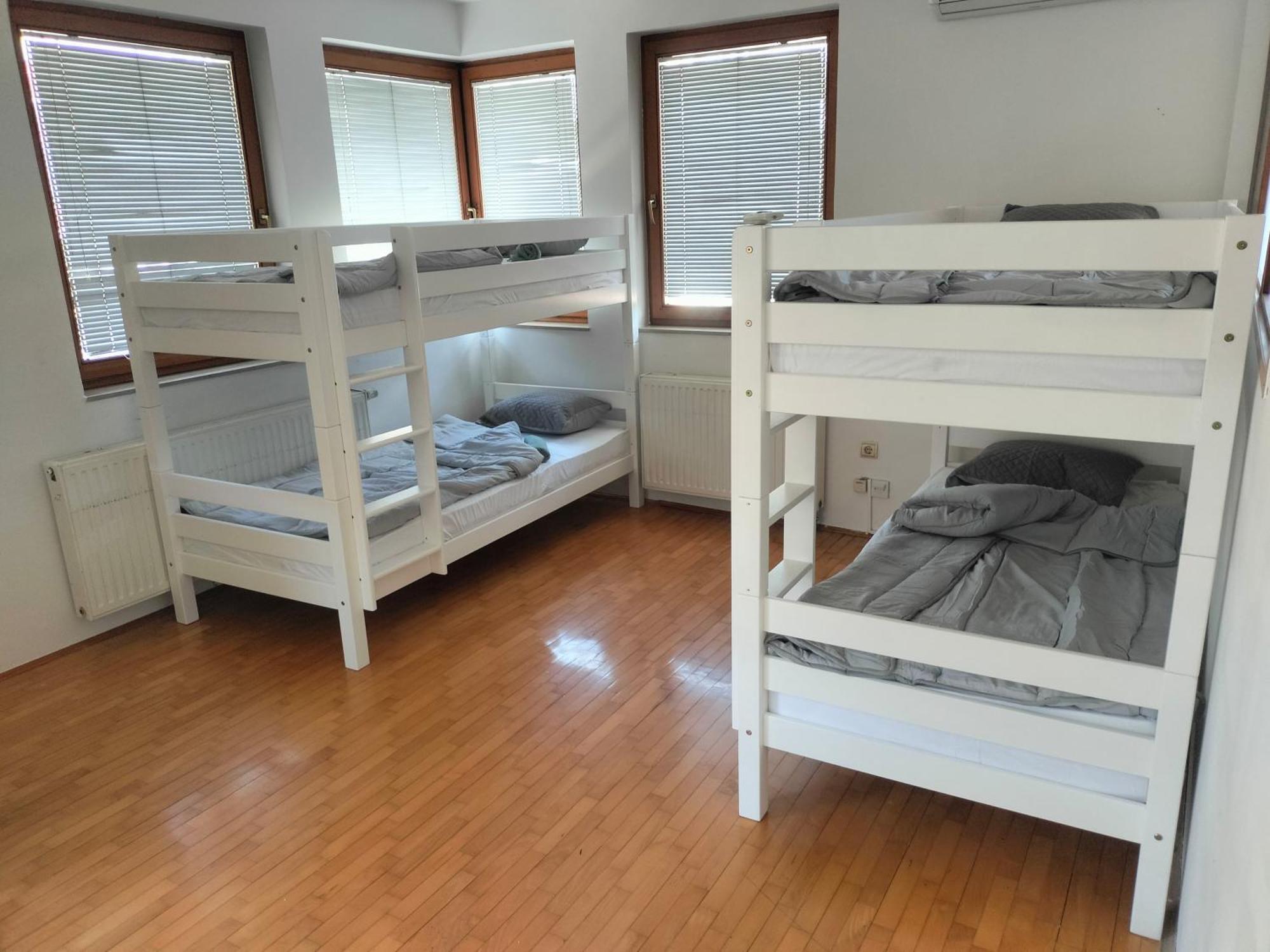 Exotic Nature Hostel Сараево Екстериор снимка